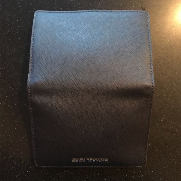 Michael Kors Wallet - Picture 4 of 4